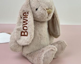 Conejito de peluche personalizado, nombre personalizado bordado en la oreja del conejo, adorable y tierno peluche para niños pequeños, juguete suave de recuerdo para recién nacidos.