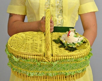 Yellow Chicken Novelty Purse ~ Vintage Large Wicker Basket Handbag