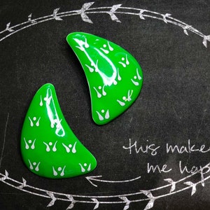 Bright Green Enamel Vintage 60s Mod Boomerang Metal Earrings image 1