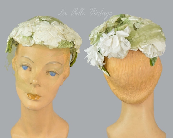 Ivory Floral 1950s Hat ~ Vintage Green Velvet Casque With  display picture 1