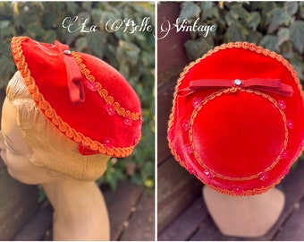 Coral Red Velvet Hat ~ Vintage 1950s Tiny Floral & Ribbon Bow Soutache Trim Picture Hat ~ Clover Lane