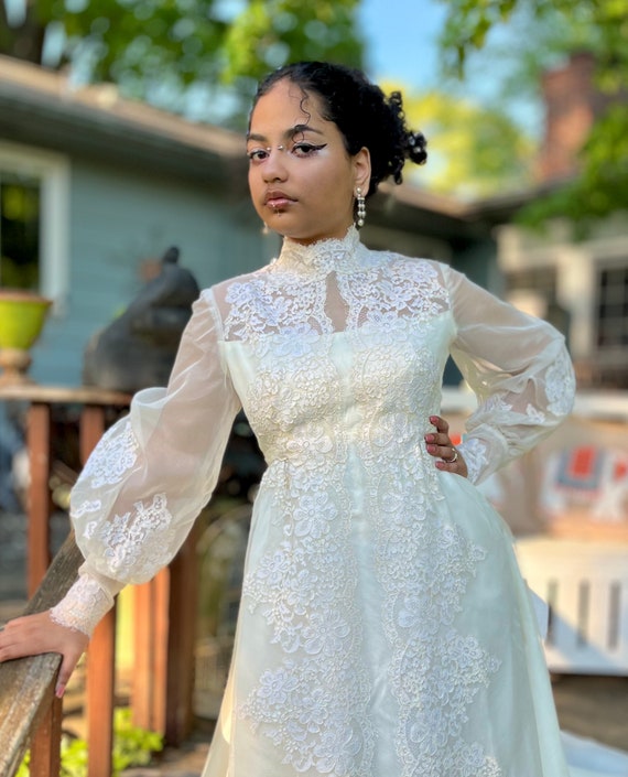 1970s Prairie Silk Organza Wedding Dress & Veil 36B 28W