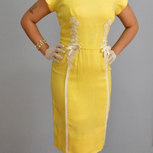 Peggy Hunt Linen Sheath XS S Vintage 1960s Lemon Yellow Dress Venise Lace & Bow Details image 2