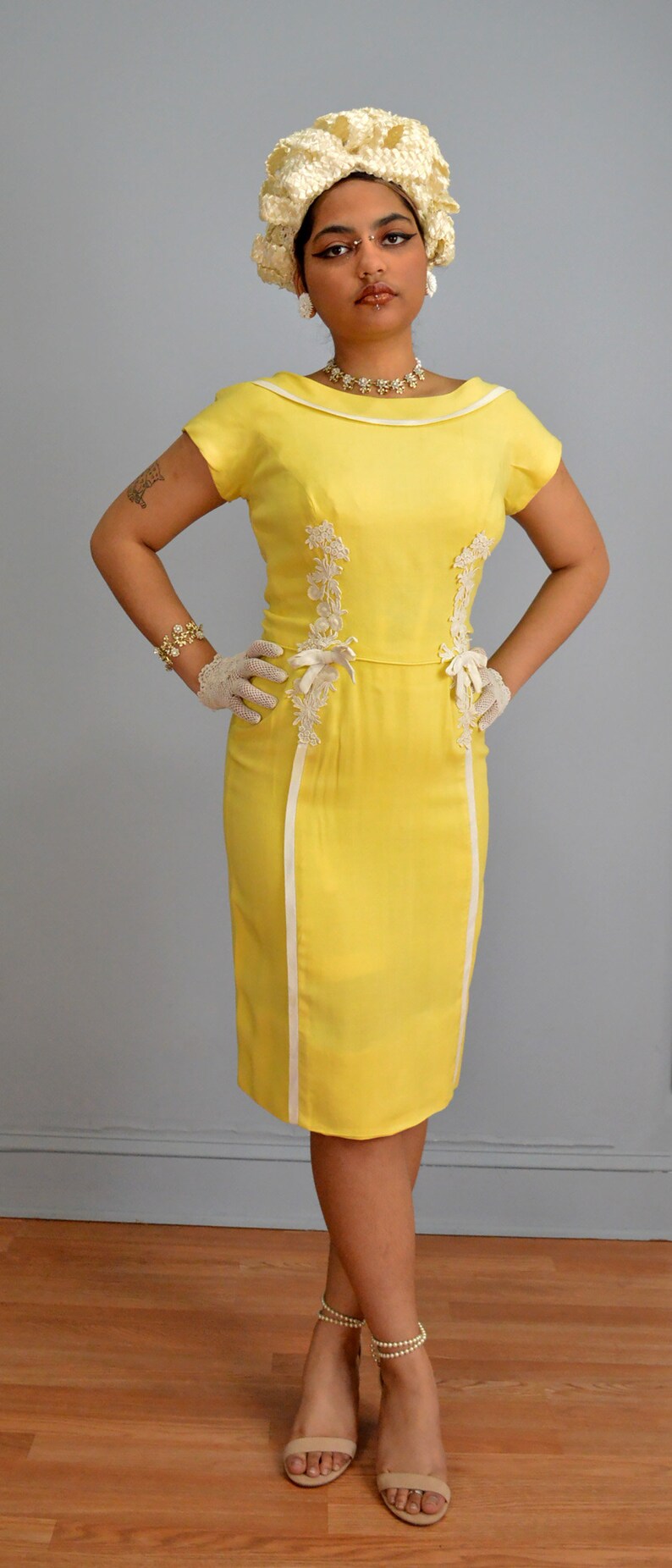 Peggy Hunt Linen Sheath XS S Vintage 1960s Lemon Yellow Dress Venise Lace & Bow Details image 2