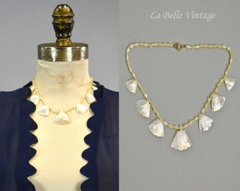 1930s Carved Mother of Pearl Necklace Vintage Scalloped Choker