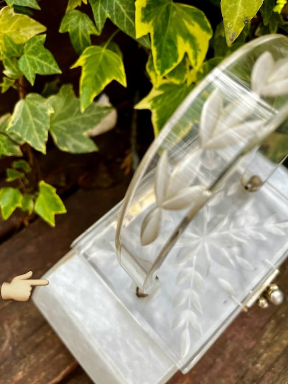 Carved Lucite Purse ~ Vintage 1950s Pearl White &… - image 6