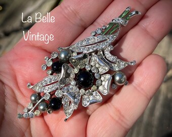 1939 Crown Trifari Alfred Philippe Fur Clip ~ Faux Gray Tahitian & Obsidian Pearls ~ Vintage 3" Art Deco Flower Spray