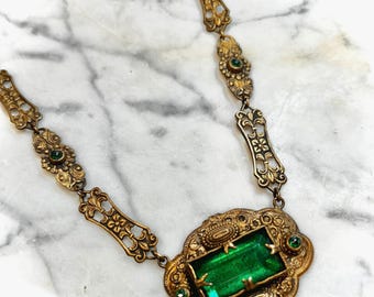 1930s Czech Green Glass Necklace ~ Vintage 30s Art Deco Statement Necklace ~ Emerald Green Glass Pendant ~ Antique Brass Filigree Jewelry