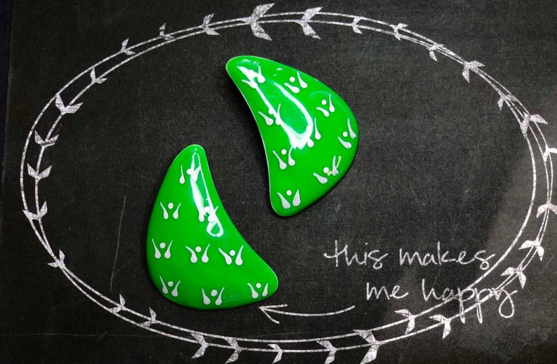 Bright Green Enamel Vintage 60s Mod Boomerang Metal Earrings image 1