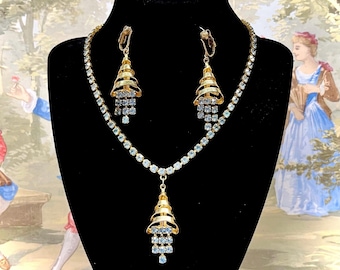 Vintage jaren 50 ketting en oorbellen ~ Set met blauwe strassteentjes sculpturale gouden Demi Parure