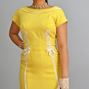 Peggy Hunt Linen Sheath XS S Vintage 1960s Lemon Yellow Dress Venise Lace & Bow Details image 4