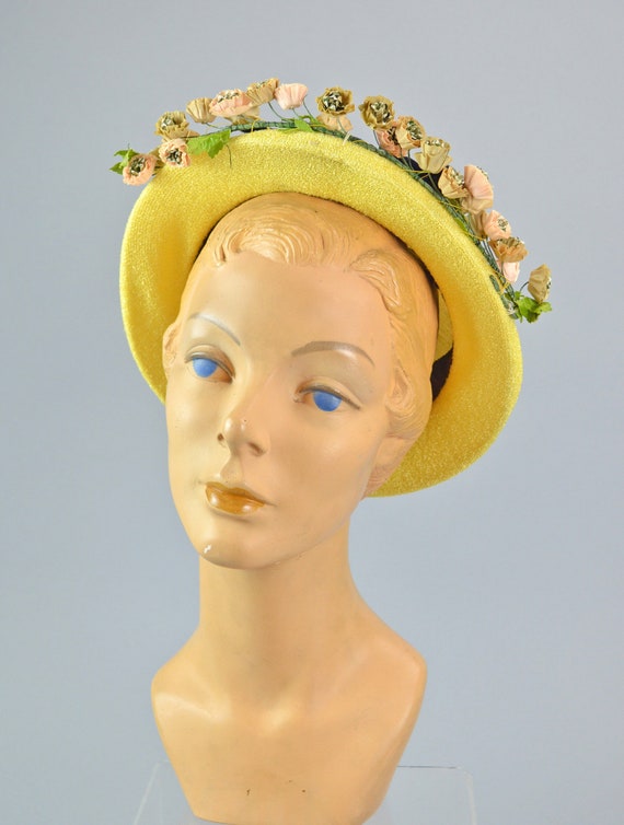1940s Halo Hat ~ Vintage Soft Yellow Straw Crepe Flow… - Gem display picture 1
