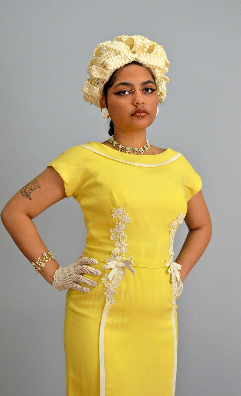 Peggy Hunt Linen Sheath XS S Vintage 1960s Lemon Yellow Dress Venise Lace & Bow Details image 3