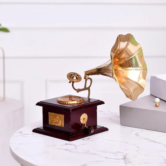 Mini Vintage Gramophone Music Box: Brass & Wood Antique-Style Decor