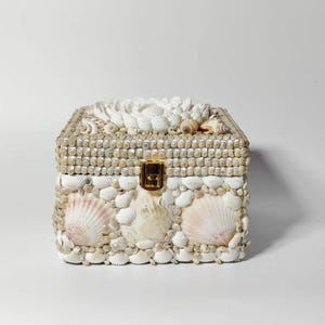 Seashell Jewelry Box: Handmade Coastal Decor - Nautical Keepsake Storage