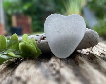 STONE HEARTS | 16 natural undrilled beach stone and sea glass organic love rock, wedding decoration zen, cottage rustic, gift from the sea