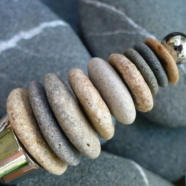 BEACH STONE bottle stopper | handmade hostess wedding bridal party gift | cairn stack pebbles | cottage home rusctic summer dining garden