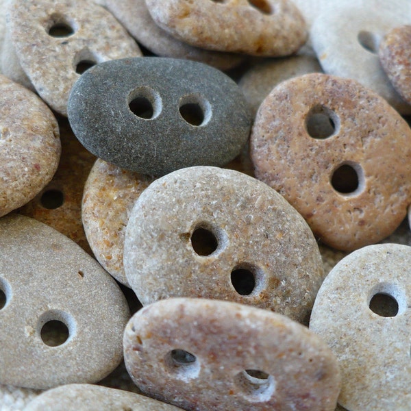 5 x 3/4 pulgadas BOTÓN DE PIEDRA conjunto piedras de playa perforadas a mano agujeros de 2 mm, noción de costura botón de ropa orgánica, encuadernación de punto de fiesta de bodas