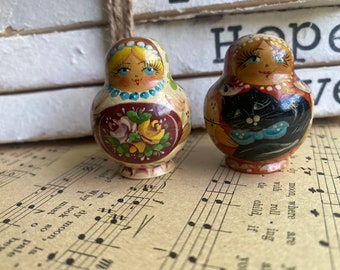 VINTAGE nesting doll set | 8 in 1 miniature wood folk art unique mother figure,unique container gift,travel souvenir,handmade painted