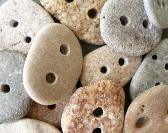 10 BEACH STONE BUTTON | 10 drilled pebbles,unique organic closure,earth combing beige sand sea Florida souvenir knitting sewing notion