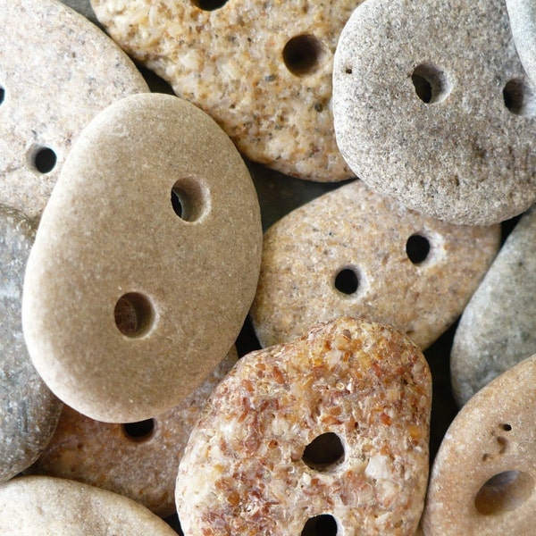 10 BEACH STONE BUTTON | 10 drilled pebbles,unique organic closure,earth combing beige sand sea Florida souvenir knitting sewing notion