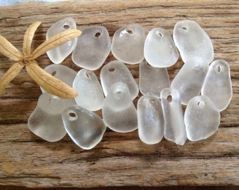 10 colgantes de vidrio marino perforados, de playa, con cuentas de joyería, para novia, boda, collar, arena, océano, surf, regalo único