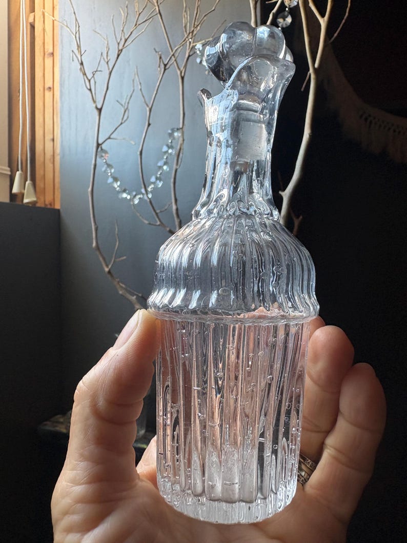 VINTAGE condiment serving: cruet depression glass and lids,fancy food kitchen jam server bakery,farm house elegant dinner image 8