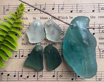 5 cuentas de vidrio marino: pieza gruesa de hoguera de playa escocesa y pares de pendientes colgantes de joyería de sirena azul DIY de verano