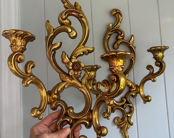 2 Portavelas de pared dorados vintage: Candelabro ornamentado de plástico moldeado Syroco, 1960, EE. UU.
