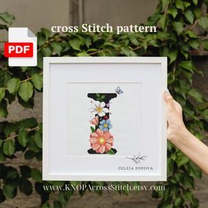 Patrón de punto de cruz con letra I personalizada, diseño de bordado floral, letra moderna, divertida puntada en cruz, flores, decoración de pared para bebé hecha a mano