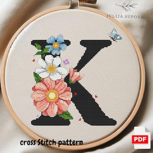 Patrón de punto de cruz con letra K personalizada, diseño de bordado floral, letra moderna, divertido punto de cruz con flores, decoración de pared para bebé hecha a mano