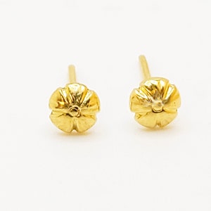 Flor de 5 pétalos en oro macizo de 24 quilates