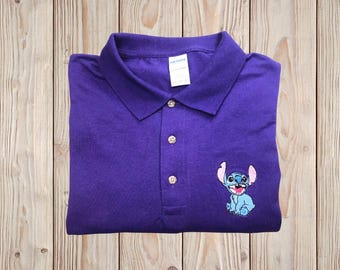 Polo bordado con puntadas
