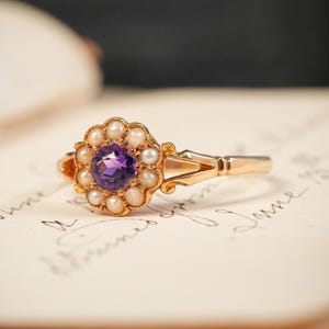 Anillo eduardiano de amatista y perla en racimo