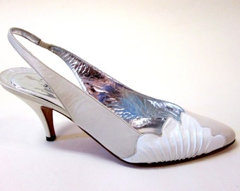 Vintage 80s Cream Leaf Leather Sling Back Heels sz 7.5 or 8 Polly Bergen