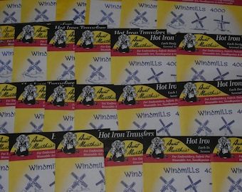 Aunt Martha's Hot Iron Embroidery Transfers - Decorative Linens Pattern Set