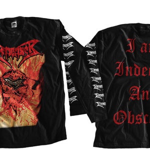 Puede incluir: Camiseta negra de manga larga con la palabra "Dismember" en rojo en la parte delantera, sobre un gráfico sangriento. Las mangas tienen la palabra "Dismember" en blanco. La parte trasera de la camiseta dice "I am Indecent And Obscene" en rojo.