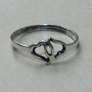 Vintage Sterling Silver Double Two Interlocking Hearts Delicate Boho Ring Size 6.5 Band Estate