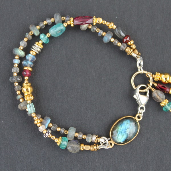 Bracelet double brin labradorite apatite grenat laiton plaqué argent étain métal style danse du soleil