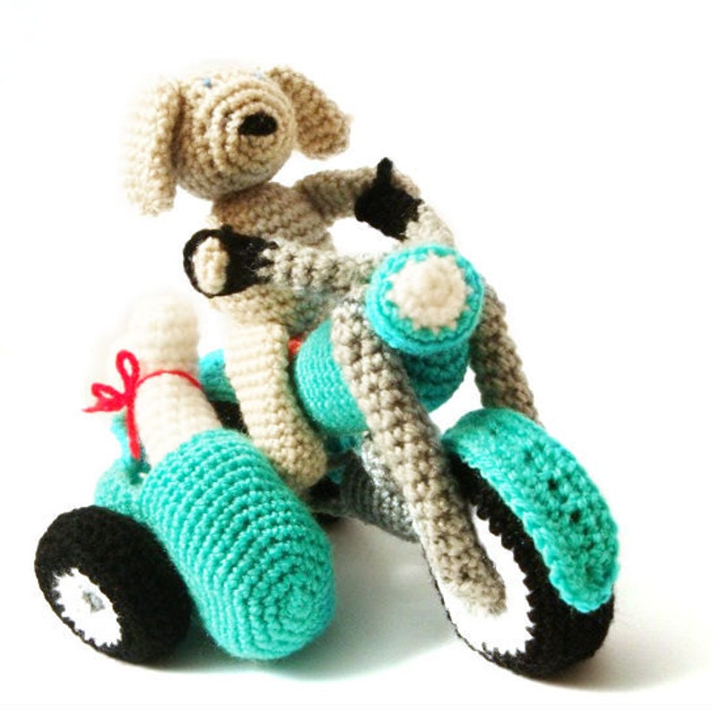 Motorcycle & Dog Crochet Amigurumi Pattern imagen 1