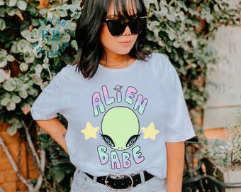 Alien babe short, alien shirt, aliens, aesthetic shirt, y2k aesthetic