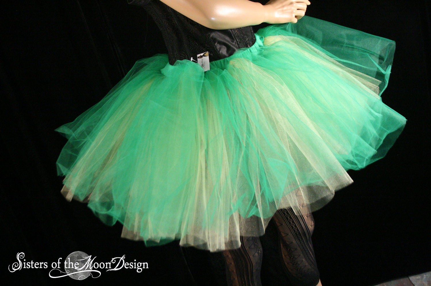 Tulua Skirt, Astro