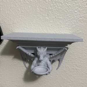 Drachen Regal mit Tablett