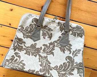 Vegan vintage inspired fabric and faux leather pleather overnight carpet bag in natural.