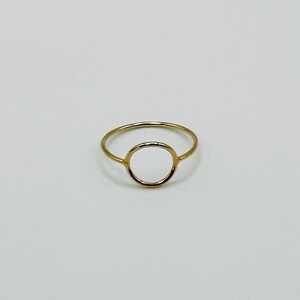 Dainty Circle 14k Gold Filled Ring.