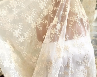 Voilage brodé en coton blanc avec fleur blanc cassé, tissu en voile de dentelle suisse, tissu brodé à fleurs 100 % coton