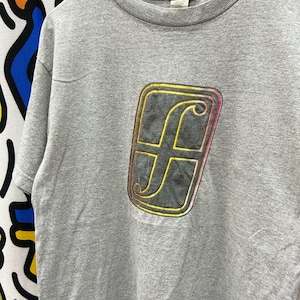 Vintage 2000s Forum Skateboard tshirt size M
