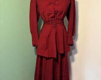 Vestido bordado eduardiano de 1915 y chaqueta a juego