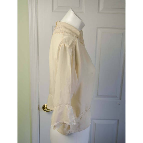 Vintage 1920's 1930's Woman's Ivory Silk Embroide… - image 4