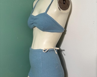 Traje de baño de dos piezas de punto azul para mujer, años 30